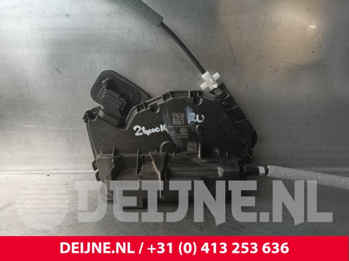 Volkswagen Caddy Door lock mechanism 2-door, right O218076
