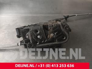 Volkswagen Caddy Deurslot Mechaniek 2Deurs rechts O218076 foto 3