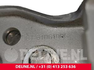 BYD Atto 3 Scharnier deur rechts-achter O218081 foto 3