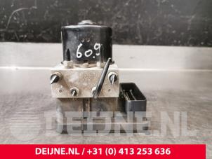 Volvo V50 ABS pump O218171 photo 2