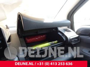 Opel Combo Handschuhfach O218194 foto 2