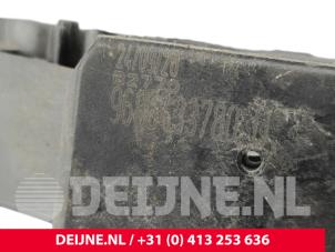 Opel Combo Portiergreep 2Deurs links O218208 foto 3