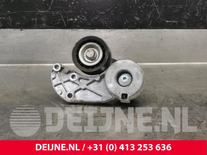 Gebruikte Spanrol Multiriem Porsche Cayenne (9PA) 3.2 V6 24V Prijs € 40,00 Margeregeling aangeboden door van Deijne Onderdelen Uden B.V.