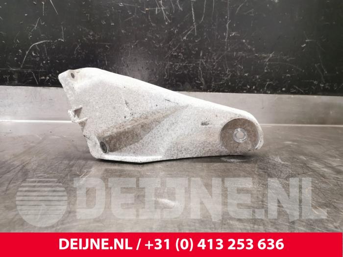 Gebruikte Motorrubber Porsche Cayenne (9PA) 3.2 V6 24V Prijs € 35,00 Margeregeling aangeboden door van Deijne Onderdelen Uden B.V.