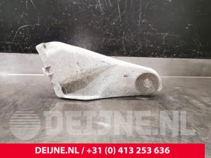 Gebruikte Motorrubber Porsche Cayenne (9PA) 3.2 V6 24V Prijs € 35,00 Margeregeling aangeboden door van Deijne Onderdelen Uden B.V.
