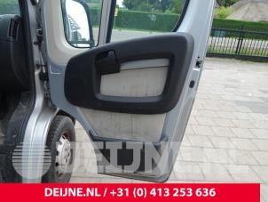 Peugeot Boxer Tür 2-türig rechts O218637 foto 2