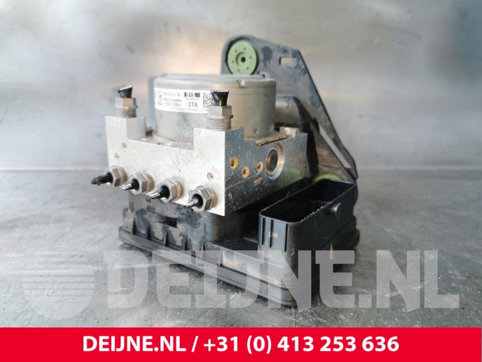 Volkswagen Caddy ABS Pomp O218697