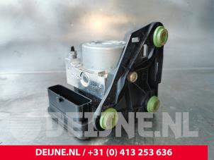 Volkswagen Caddy ABS pump O218697 photo 2