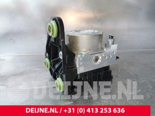 Volkswagen Caddy ABS pump O218697 photo 3