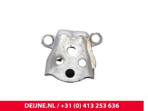 BYD Atto 3 Front door hinge, left O218940 photo 2