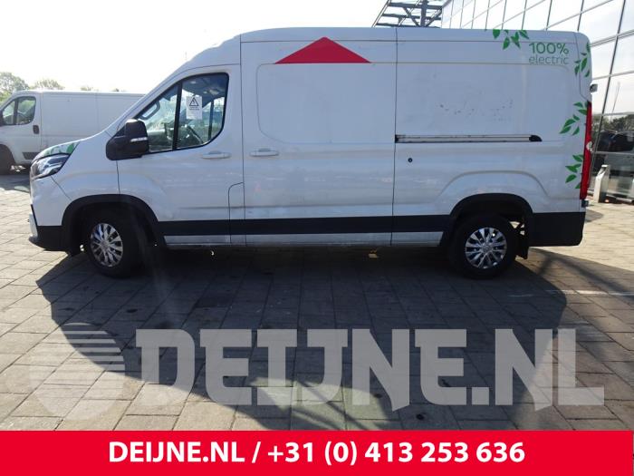 Maxus eDeliver 9 Schuifdeur Rail links O219148