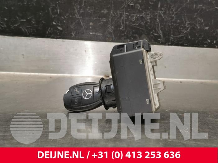 Mercedes Vito Kontaktslot+Sleutel O219490