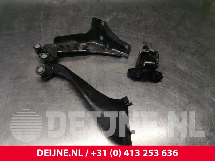 Peugeot Partner Schiebetürrolle rechts O219789