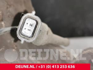 Renault Master Fusee links-voor O220132 foto 3