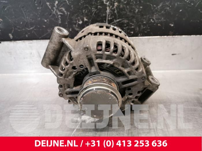 Gebruikte Dynamo Volvo V70 (BW) 2.0 16V Flexifuel Prijs € 70,00 Margeregeling aangeboden door van Deijne Onderdelen Uden B.V.