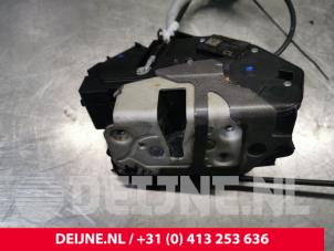 Volvo V60 Front door lock mechanism 4-door, right O220438 photo 3