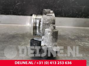 Volkswagen Transporter Drosselklappengehäuse O220477 foto 3