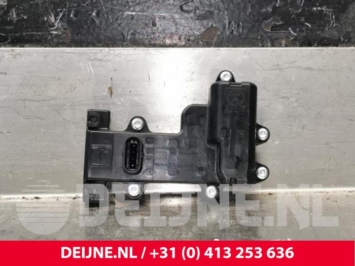 Tesla Model X Modul (sonstige) O220478