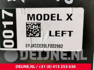 Tesla Model X Central door locking module O220479 photo 2