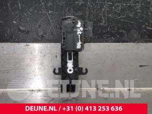 Gebruikte Motor Centrale Deurvergrendeling Tesla Model X EV AWD Prijs € 72,60 Inclusief btw aangeboden door van Deijne Onderdelen Uden B.V.