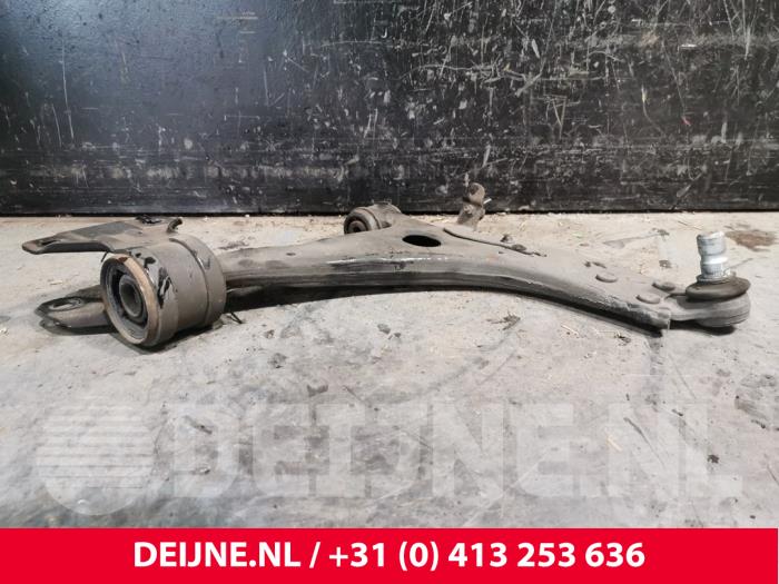 Volvo V40 Querlenker unten rechts vorne O220683
