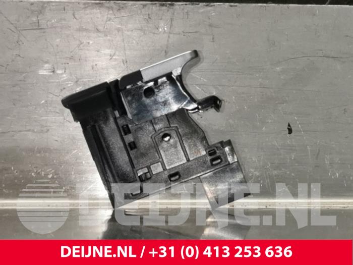 Volkswagen Multivan T7 Handbremse Schalter O220781