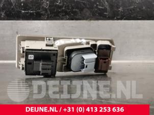 Volkswagen Multivan T7 Elektrisch Raam Schakelaar O220785 foto 2