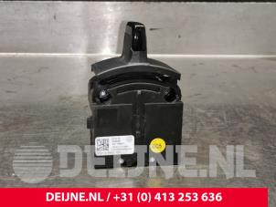 Gebruikte Pook Volkswagen Multivan T7 1.4 eHybrid 16V Prijs € 121,00 Inclusief btw aangeboden door van Deijne Onderdelen Uden B.V.