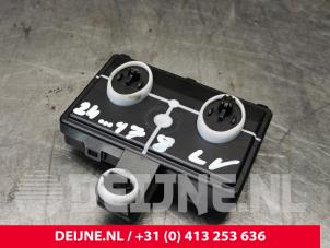 Volkswagen Multivan T7 Centrale Deurvergrendelings Module O220792 foto 2