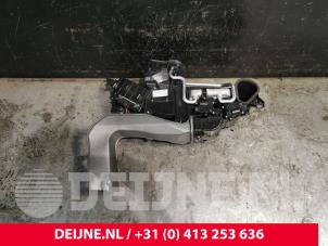 Gebruikte Kachelhuis Volkswagen Multivan T7 1.4 eHybrid 16V Prijs € 726,00 Inclusief btw aangeboden door van Deijne Onderdelen Uden B.V.