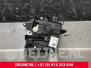Gebruikte Motor Centrale Deurvergrendeling Volkswagen Multivan T7 1.4 eHybrid 16V Prijs € 90,75 Inclusief btw aangeboden door van Deijne Onderdelen Uden B.V.