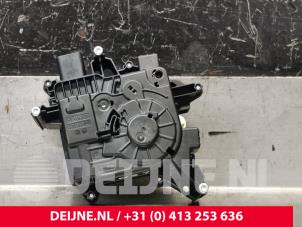 Volkswagen Multivan T7 Central locking motor O220847 photo 2