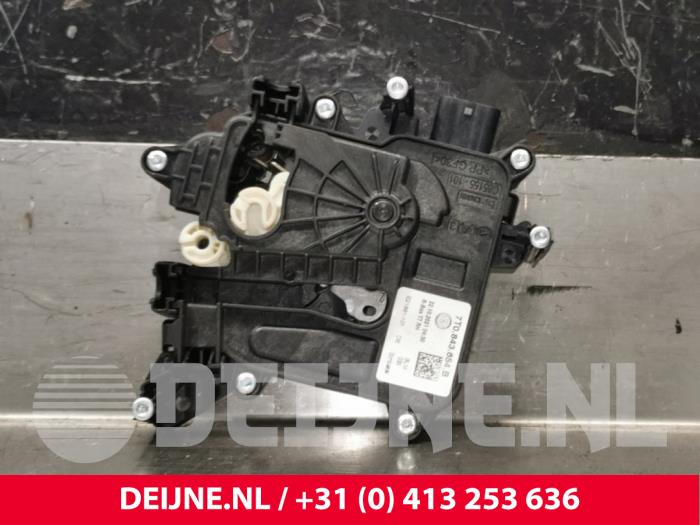 Volkswagen Multivan T7 Central locking motor O220848
