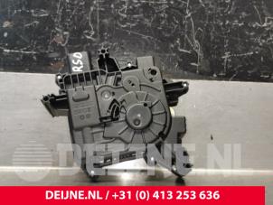Volkswagen Multivan T7 Central locking motor O220848 photo 2
