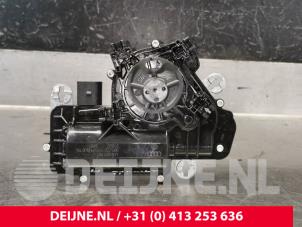 Volkswagen Multivan T7 Sluithulpmotor achterklep O220850 foto 2