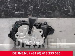 Volkswagen Multivan T7 Sliding door lock mechanism, right O220855 photo 2