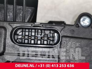 Volkswagen Multivan T7 Sliding door lock mechanism, left O220860 photo 3
