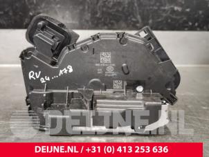Volkswagen Multivan T7 Deurslot Mechaniek 2Deurs rechts O220898 foto 2