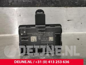 Volkswagen Multivan T7 Central door locking module O220901 photo 2