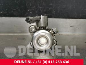 Volvo V40 High pressure pump O220931 photo 3