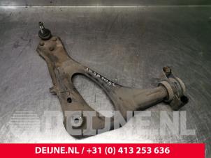 Gebruikte Draagarm onder rechts-voor Mercedes Vito (447.6) 1.6 109 CDI 16V Prijs € 96,80 Inclusief btw aangeboden door van Deijne Onderdelen Uden B.V.