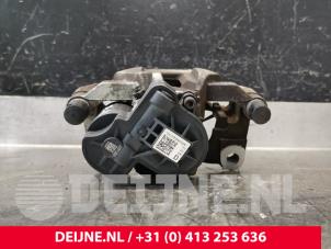 Volkswagen Multivan T7 Remklauw (Tang) rechts-achter O220990 foto 2