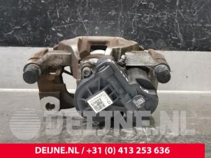 Volkswagen Multivan T7 Remklauw (Tang) links-achter O220992 foto 2