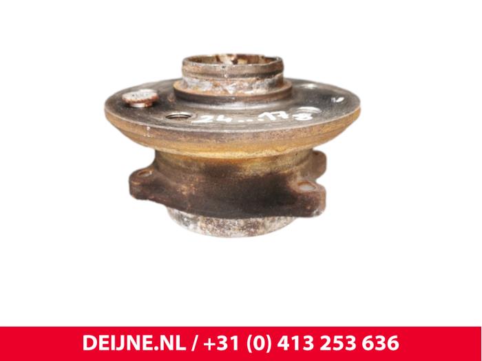 Volkswagen Multivan T7 Front wheel hub O221029