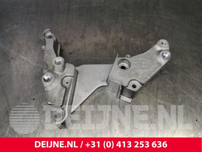 Gebruikte Motorrubber Volkswagen Multivan T7 1.4 eHybrid 16V Prijs € 36,30 Inclusief btw aangeboden door van Deijne Onderdelen Uden B.V.
