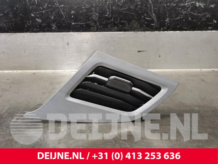 Volkswagen Multivan T7 Dashboard vent O221036
