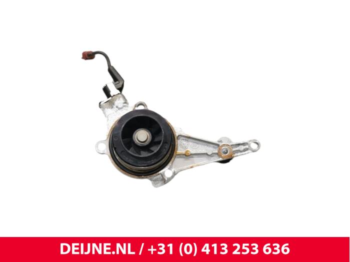 Gebruikte Waterpomp Volkswagen Caddy Cargo V (SBA/SBH) 2.0 TDI BlueMotionTechnology Prijs € 121,00 Inclusief btw aangeboden door van Deijne Onderdelen Uden B.V.
