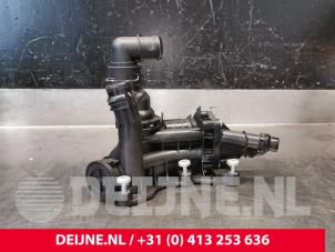 Gebruikte Thermostaathuis Volkswagen Caddy Cargo V (SBA/SBH) 2.0 TDI BlueMotionTechnology Prijs € 72,60 Inclusief btw aangeboden door van Deijne Onderdelen Uden B.V.