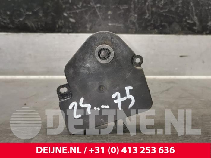 Tesla Model X Zusätzliche Wasserpumpe O221089