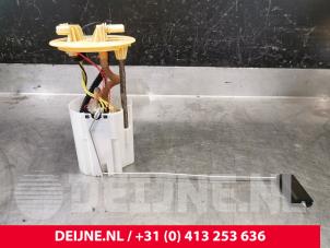 Gebruikte Tank element Pomp Renault Master III (EV/HV/UV/VA/VB/VD/VF/VG/VJ) 2.3 dCi 165 16V FWD Prijs € 121,00 Inclusief btw aangeboden door van Deijne Onderdelen Uden B.V.